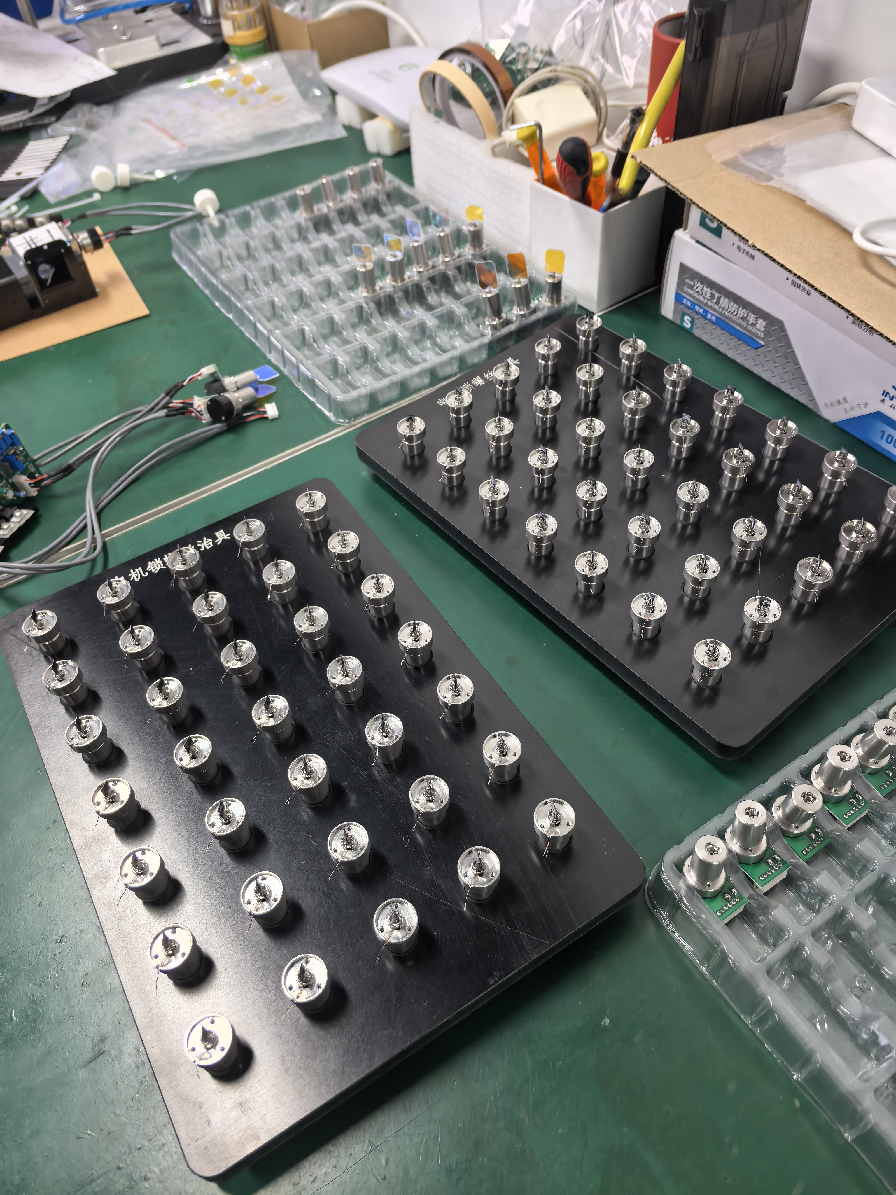A useful fixture note is shorter than a full manual but more precise than “place it like last time.” It records the decisions that help a maker repeat a.